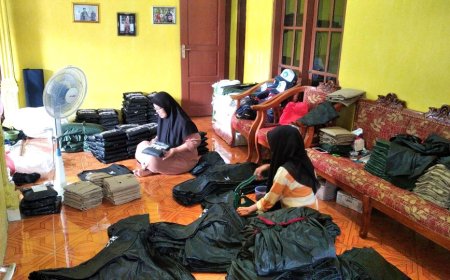 Industri Rumahan Jas Hujan Kebumen Mengandalkan e-Commerce