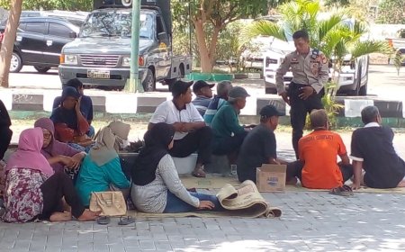 Warga Plumutan Datangi Kantor Satpol PP Bantul, Peternakan Babi Tutup Sementara