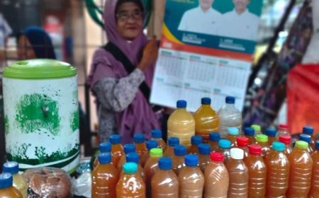 Blusukan di Pasar Bantul, PSI Membagikan Kalender Halim-Aris