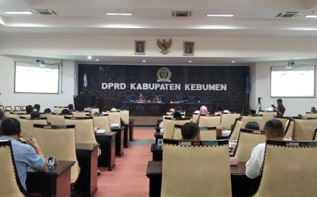Interupsi Anggota DPRD Kebumen Tidak Terkendali, Penyampaian Raperda APBD 2025 Tertunda