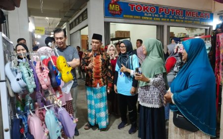 Saat Yophi-Lukman Belanja di Pasar Baledono Purworejo