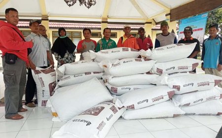 Pemilik Sapi Betina Bunting Terima Bantuan Satu Kuintal Konsentrat