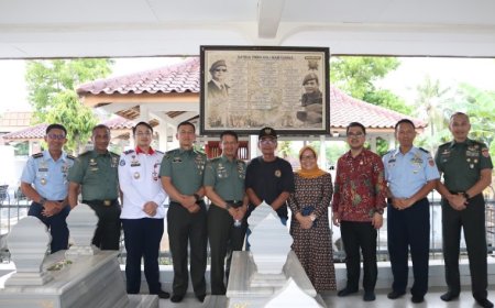 Mahasiswa S3 Unsoed Kelas Mitra Strategis TNI dan Polri Ziarah ke Makam Leluhur Presiden Prabowo