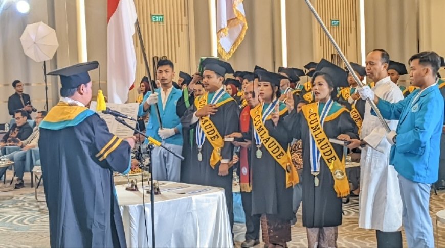 STIKes Pemkab Purworejo Mewisuda 95 Mahasiswa Diploma III Keperawatan