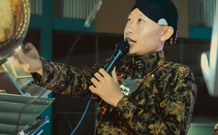 Dalang Gen Z Dwijo Seno Bicara Literasi di SMAN 11 Purworejo