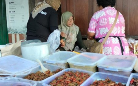 Kampanye di Pasar, Emi Halim Ajak Pedagang Menabung