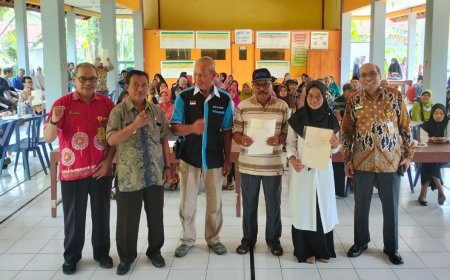BPN Purworejo Menyerahkan 666 Sertifikat Elektronik PTSL ke Warga Desa Rejosari
