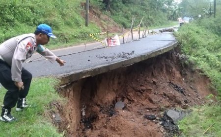 Jalan di Desa Totogan Kebumen Terancam Putus