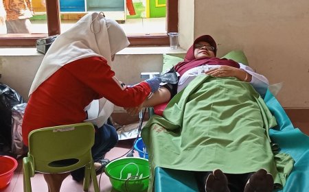 Ratusan Peserta Mengikuti Donor Darah HUT PGRI di Klaten