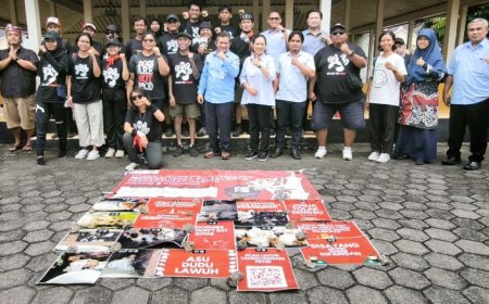 Shaggydog Gelar Aksi di Kantor Gubernur DIY, Protes Perdagangan Daging Anjing