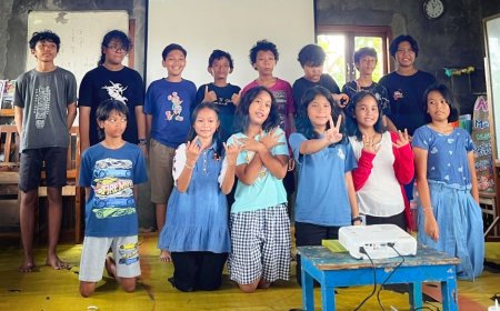 Siswa Sanggar Anak Alam Menampilkan Kreativitas Hasil Riset