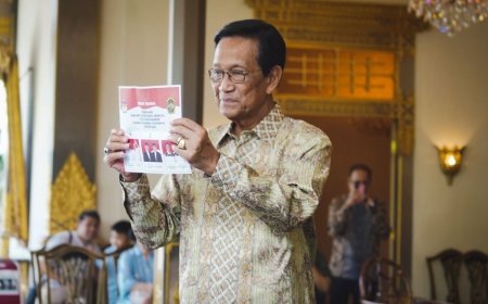 Sultan HB X Jadi Pemilih Pertama di TPS Ndalem Tjokronegaran Kraton