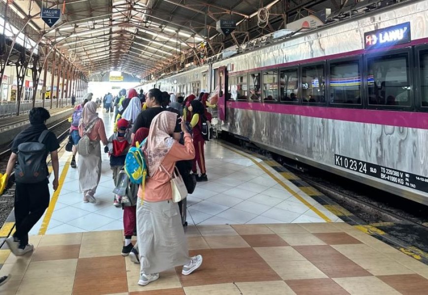 Tiket KA Tahun Baru 2025 Sudah Bisa Dipesan Sekarang