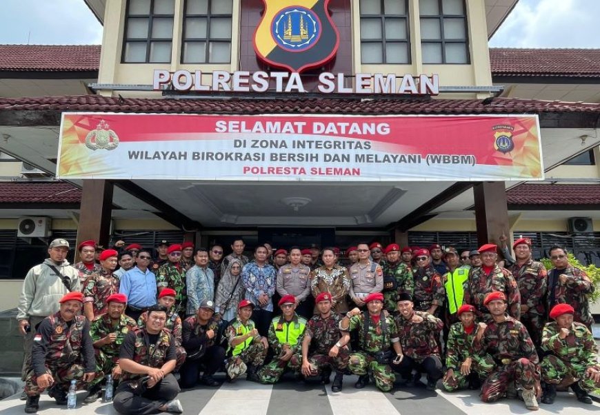 Tim Hukum dan Advokasi Muhammadiyah DIY Menyampaikan Pernyataan Sikap di Polresta Sleman