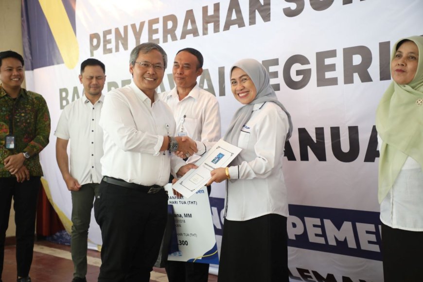 Sejumlah 216 PNS Pemkab Sleman Menerima SK Pensiun