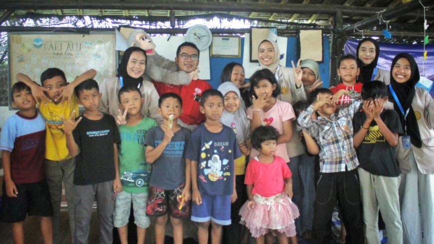 Mahasiswa Amikom Membentuk Karakter Anak Lewat Dongeng