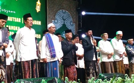 Puluhan Ribu Jamaah Menghadiri Pengajian Gus Iqdam di Bantul