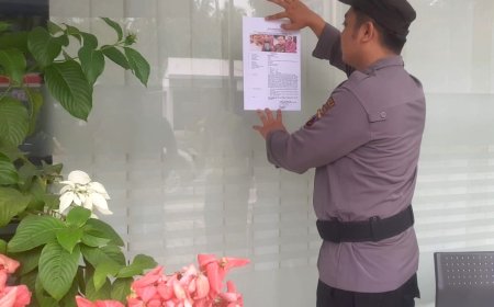 Polres Purworejo Pasang Poster DPO Harun Masiku