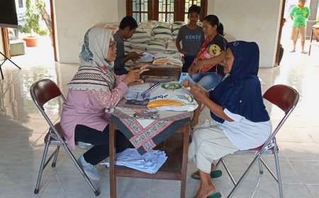 Sejumlah 295 KPM di Desa Gedaren Klaten Menerima Bantuan Pangan Beras