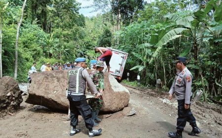 Batu Besar Berhasil Disingkirkan, Jalur Gombong - Banjarnegara Kembali Normal