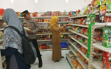 Tim Gabungan Sidak Makanan Kedaluwarsa di Jatinom Klaten
