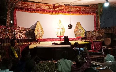 "Pedhut Ngasthina" dan Semangat Kegotong Royongan Warga Kemloko