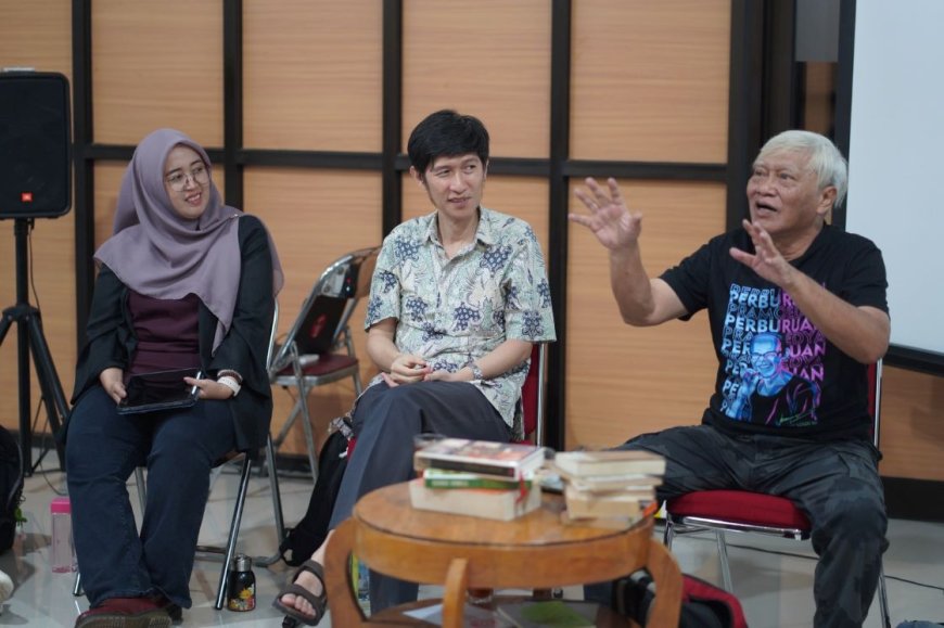Tidak Sekadar Alih Bahasa, Landung Simatupang Bicara Penerjemahan Sastra
