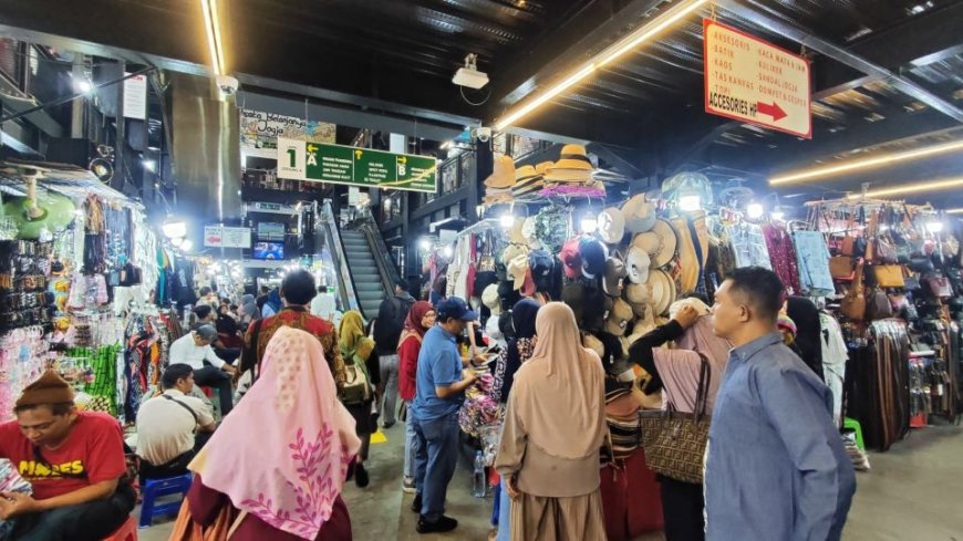 Semarak Belanja Heboh Akhir Tahun 2024 di Teras Malioboro