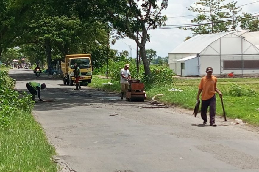 Dinas PUPR Klaten Kebut Perbaikan Jalan Rusak