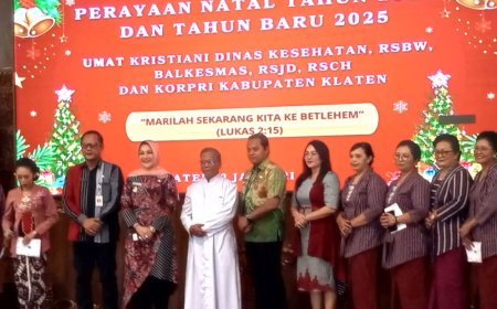 Bupati Klaten Menghadiri Perayaan Natal Jajaran Dinkes