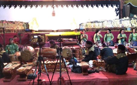Pengajian dan Wayang Kulit Menyatu pada Puncak Acara Merti Desa Wingko Sanggrahan