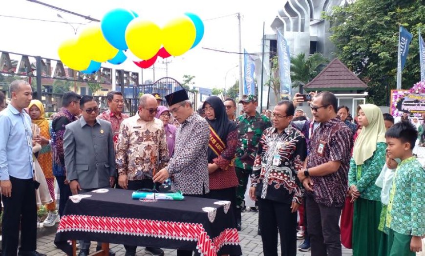 Gedung Perpustakaan Umum Bantul Sangat Megah Dilengkapi Lift