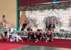 Pelajar SMAN 11 Purworejo Praktik Upacara Adat "Panggih Manten"