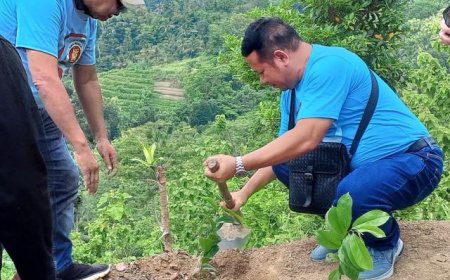 Untuk Konservasi Alam, Desa Semagung Peroleh Aneka Bibit Buah-buahan
