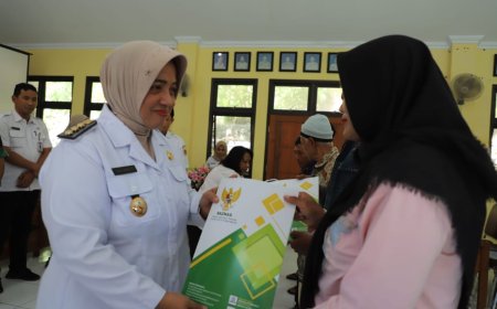 Korban Tanah Bergerak di Kecamatan Bruno Peroleh Bantuan