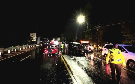 Kecelakaan Beruntun di Sentolo, Tiga Mobil Rusak Parah