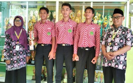 Siswa SMPN 18 Purworejo Raka Dwi Prasetyo Pemain Terbaik Kejurnas Bola Voli U-16 2025