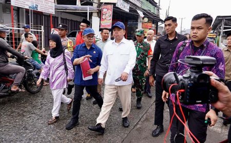 Disambut Korban, Nusron Wahid Kunjungi Lokasi Penggusuran Klaster di Bekasi
