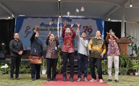 Guru dan Siswa SMPN 1 Sleman Meluncurkan Podcast Infinity