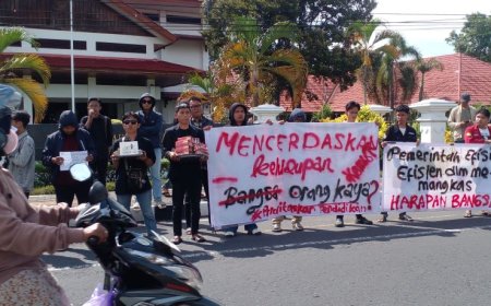 Mahasiswa Gelar Aksi di Depan DPRD Bantul, Ini Tuntutannya