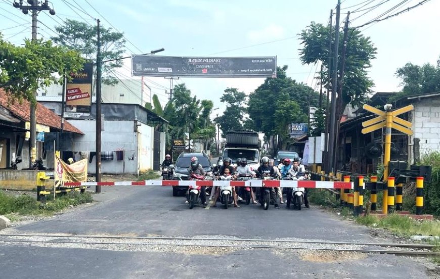 Setiap Hari 110 KA Melintasi Jalur Selatan, Waspadai Perlintasan Sebidang
