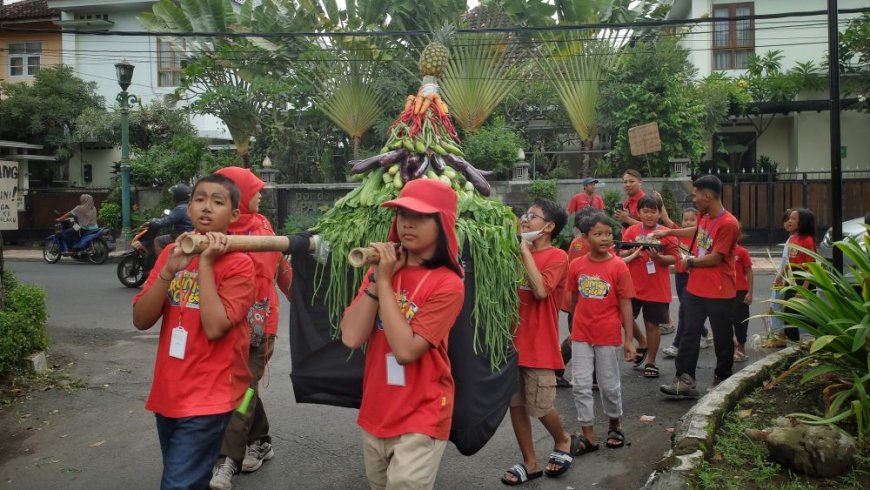 Pasar Murah Meriahkan Open House ECCD-RC