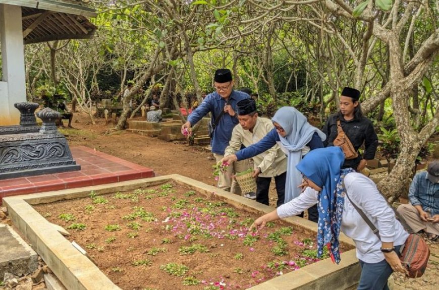 HPN 2025, Wartawan Kebumen Gelar Ziarah dan Doa Tahlil