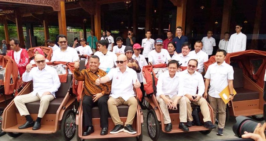 Disebut Bisa Kalahkan Ojol, Puluhan Warga Klaten Menerima Becak Listrik dari PBLI