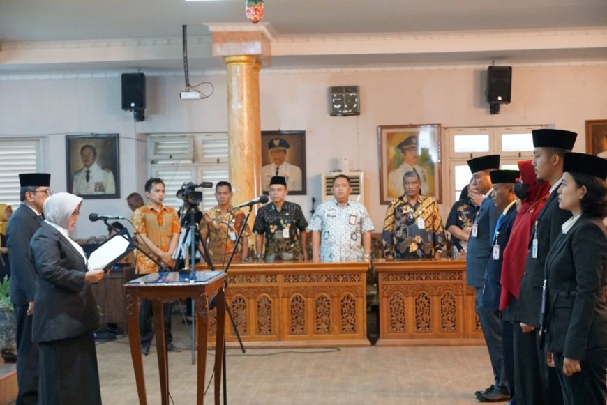 Nomenklatur Berubah, Bupati Purworejo Mengukuhkan 26 Pejabat dari Empat OPD
