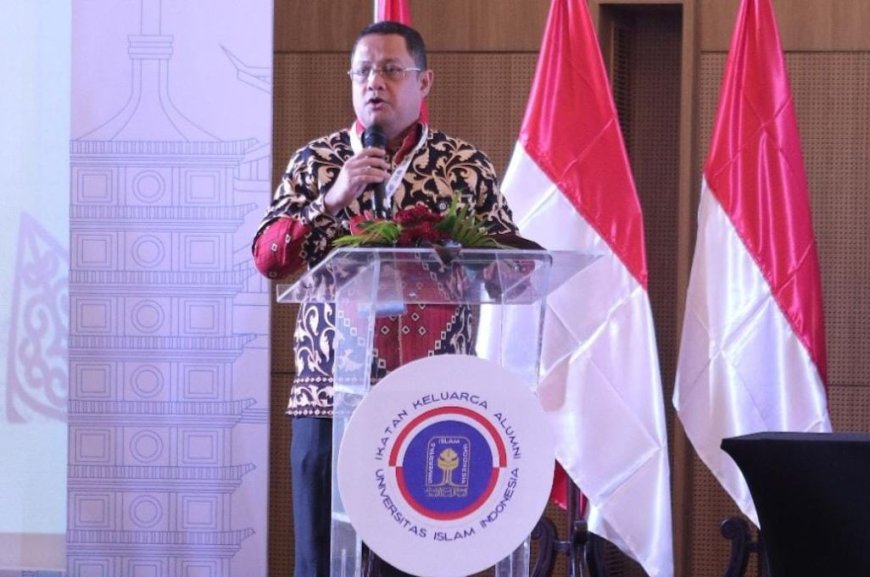 Ari Yusuf Amir Ketua Umum IKA UII 2025-2030