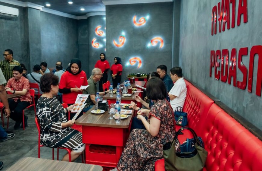 Nikmatnya Iga Ganas dan Koyor Nyonyor di Juwara Pedas