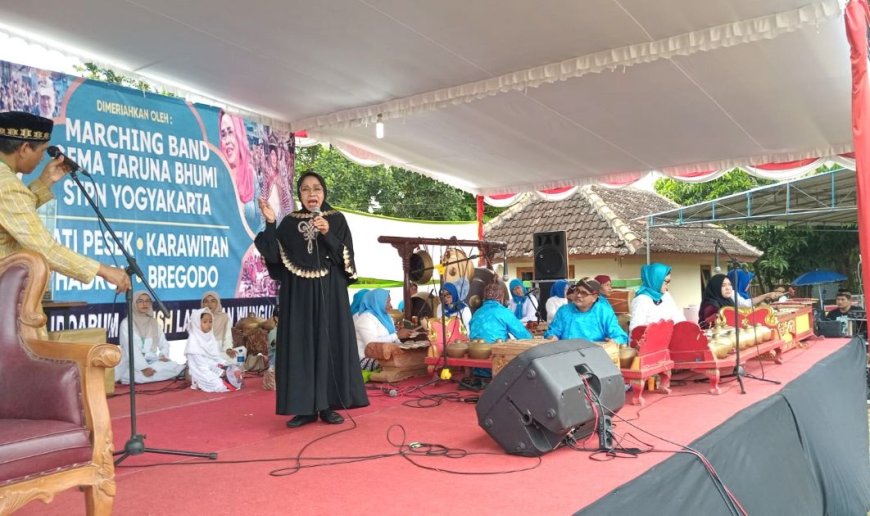 Yati Pesek Tampil Memeriahkan Kirab Budaya Songsong Ramadan Mejing Raya