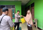 Polsek Gombong Santuni Pedagang Batagor yang Kesulitan Bayar Sewa Rumah