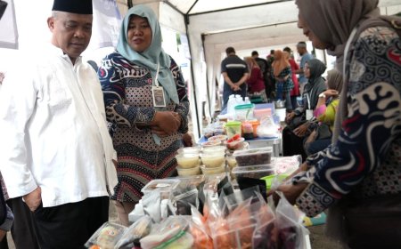Bupati Sleman Harda Kiswaya Buka Pasar Takjil Ramadan Sinduadi